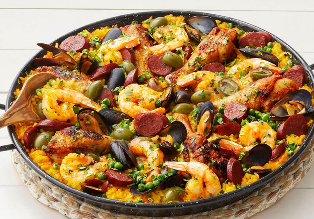 TRADITIONAL PAELLA WITH SHRIMP CHORIZO